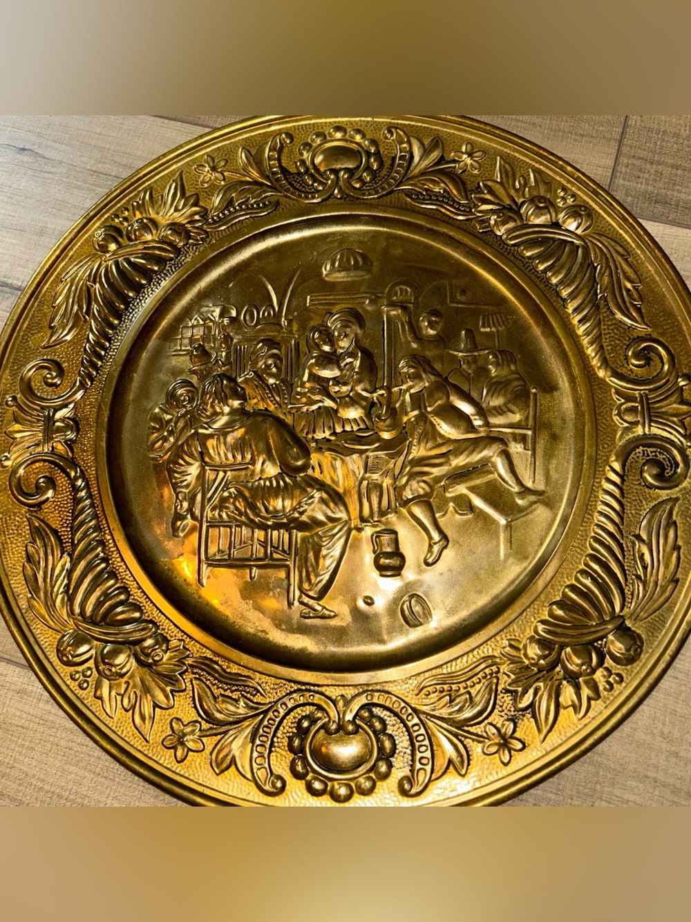 Vintage Brass Hammered Hanging Plate 18” Tavern Bar Dutch Peasants 1800’s